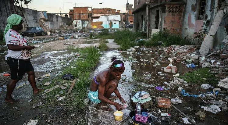 Coronavírus expõe extrema pobreza e diferenças sociais no Brasil