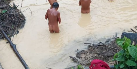Crianças indígenas são ‘sugadas’ por balsa do garimpo em Roraima; uma morreu e outra segue desaparecida