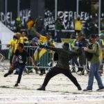 Terroristas atacam três poderes em Brasília