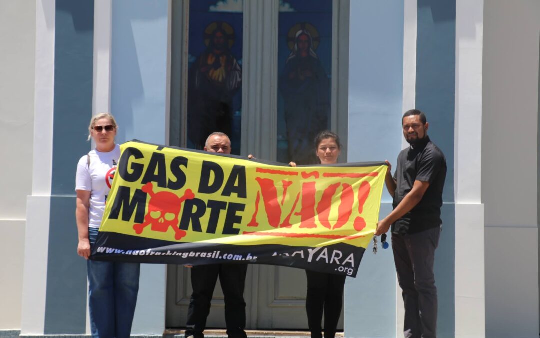 Coalition No Fracking Brazil meets with members of the Catholic Church