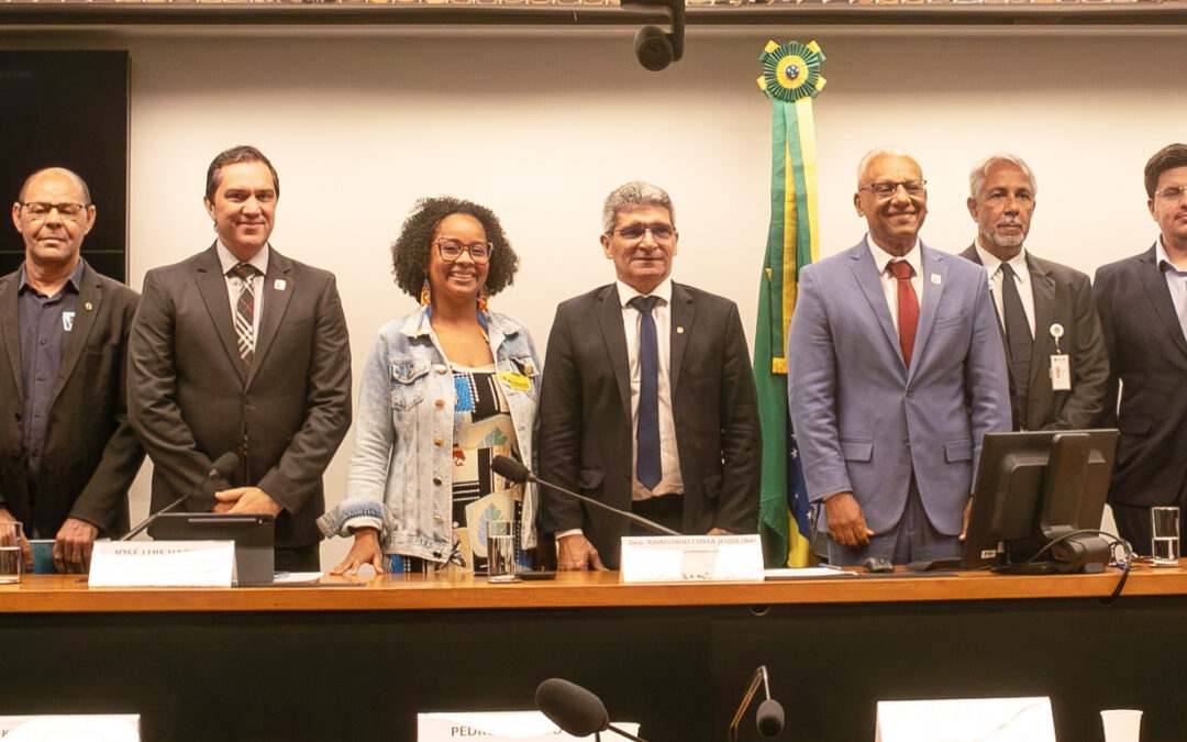 Estudo lançado em audiência na Câmara expõe ameaça da indústria fóssil à pesca e à vida marinha